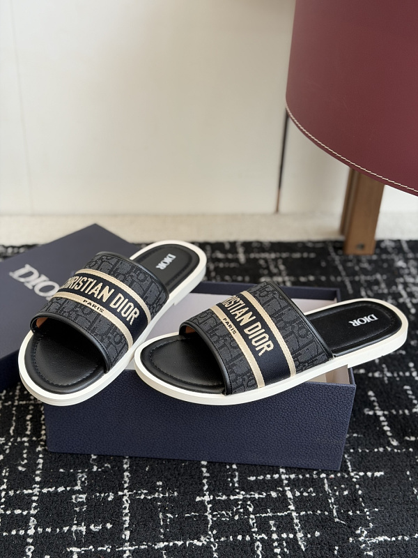 Dio* Sandal · 3