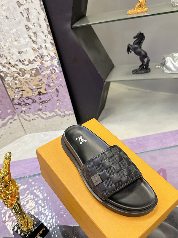 Louis Vuitton 2