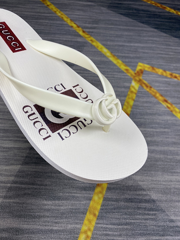 Gucc* Slipper · 4