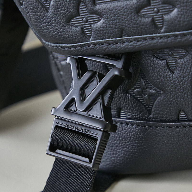 Louis Vuitton 8