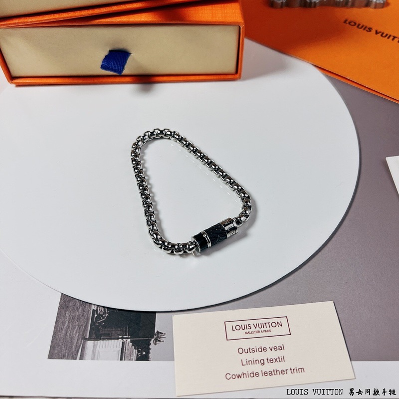 Louis Vuitton Chain 4