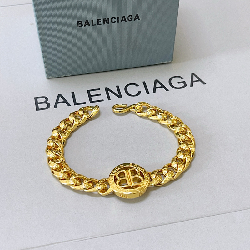 Balenciag* · 6