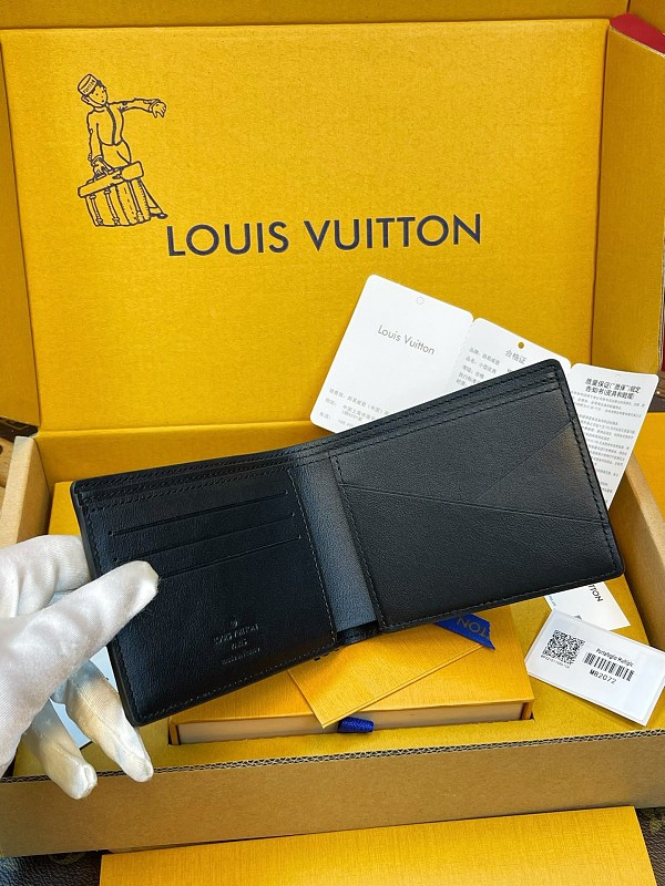 Louis Vuitton Wallet 3