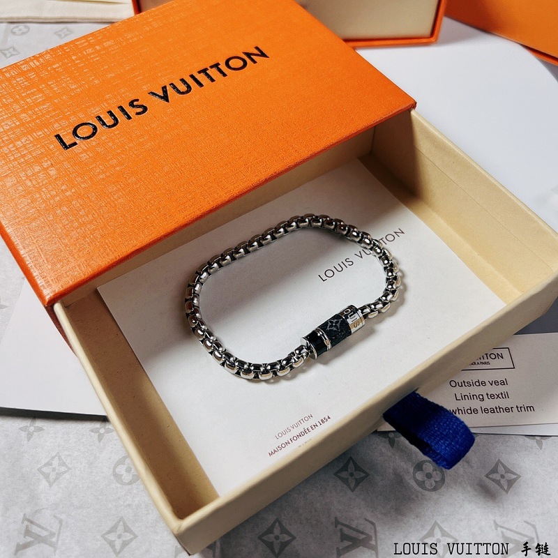 Louis Vuitton Chain 2
