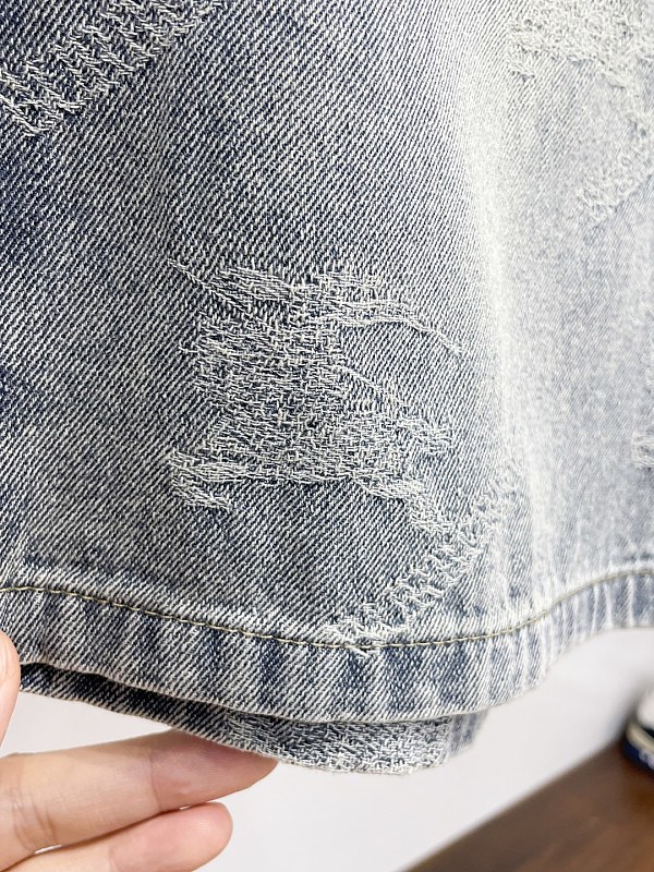 Burberr* Short · 4
