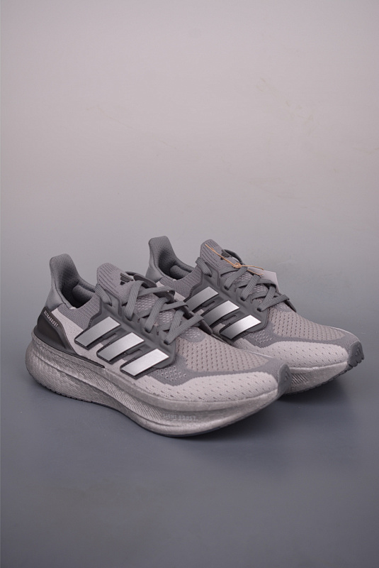 Adida* Ultraboost 4