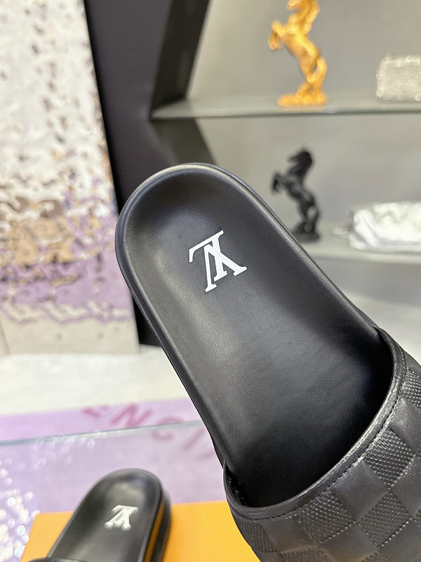 Louis Vuitton 8