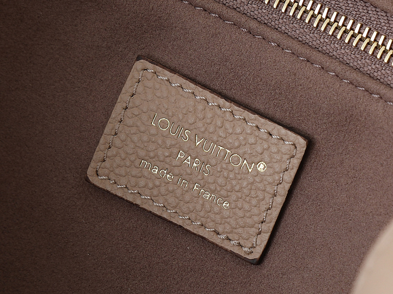 Louis Vuitton 9