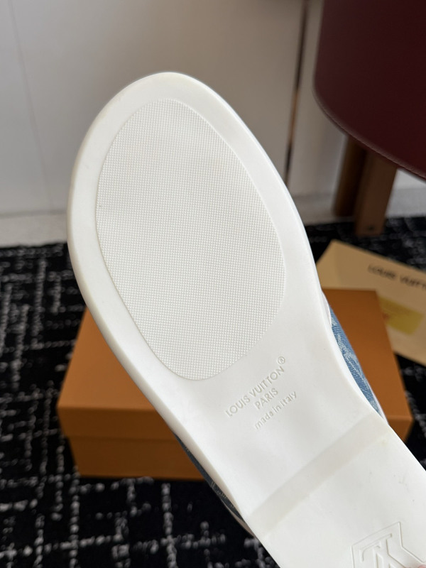 Louis Vuitton Sandal 3