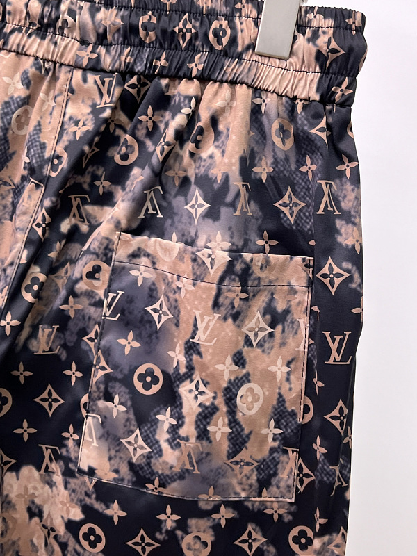 Louis Vuitton Short 6