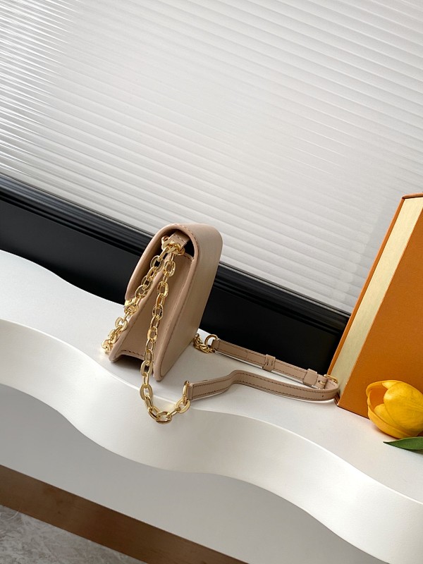 Louis Vuitton 7