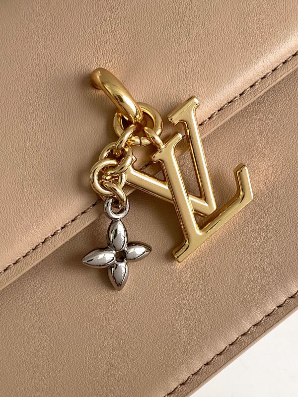 Louis Vuitton 4