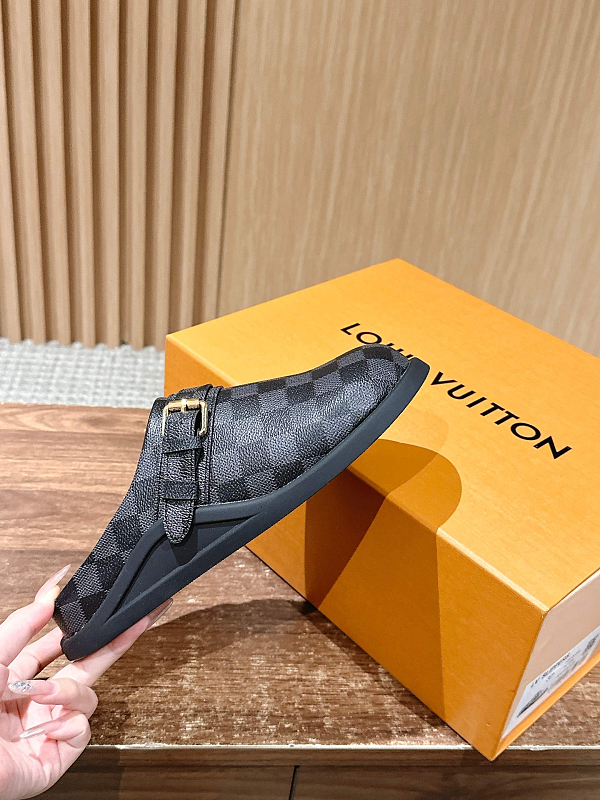 Louis Vuitton 2