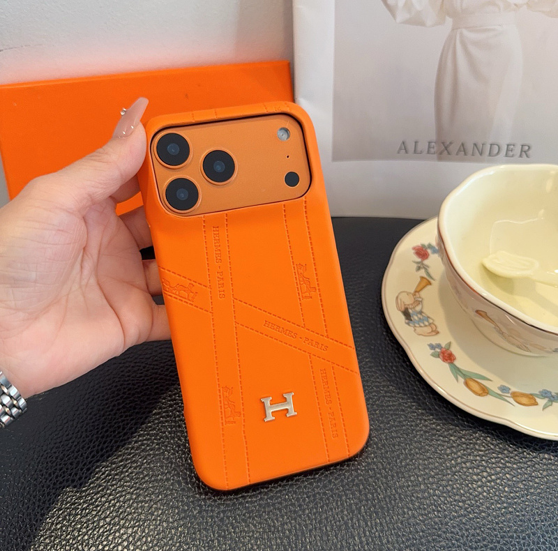 Herme* Phonecase · 3