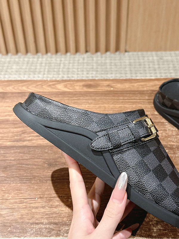 Louis Vuitton 8