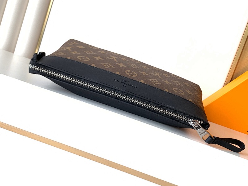 Louis Vuitton 8