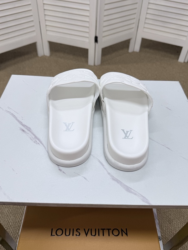 Louis Vuitton Sandal 3