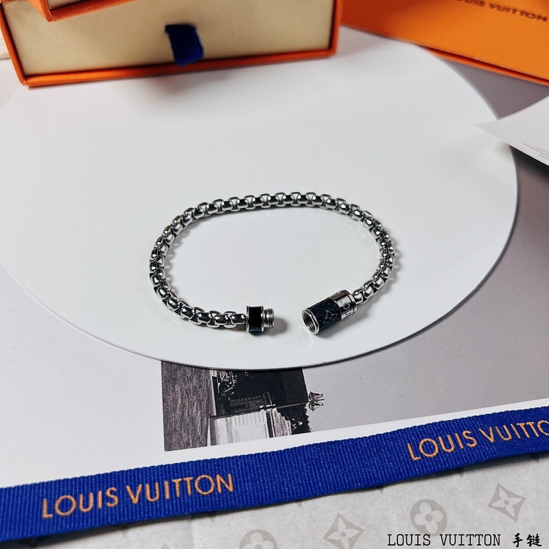 Louis Vuitton Chain