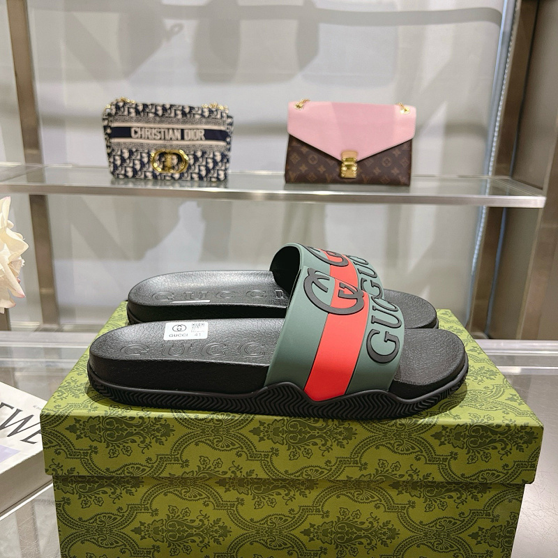 Gucc* Slipper · 4
