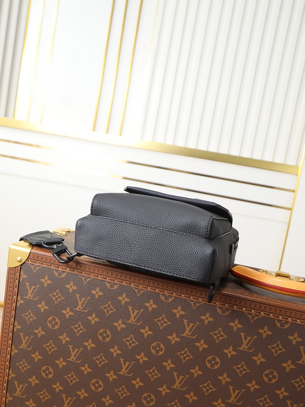 Louis Vuitton 3