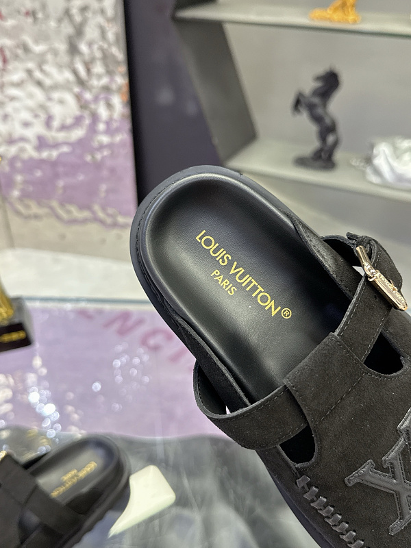 Louis Vuitton 2