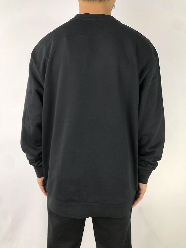 L⭐e⭐ ⭐ Sweater · 3