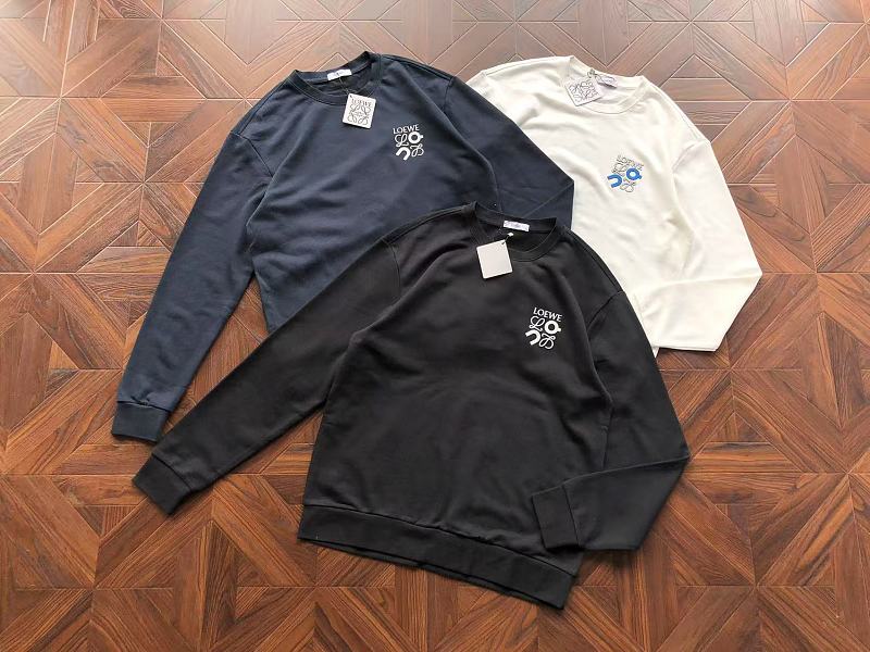 L⭐e⭐ ⭐ Sweater · 6