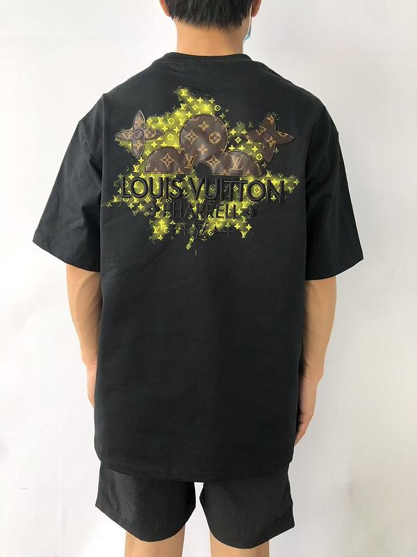 L⭐ T-shirt · 3