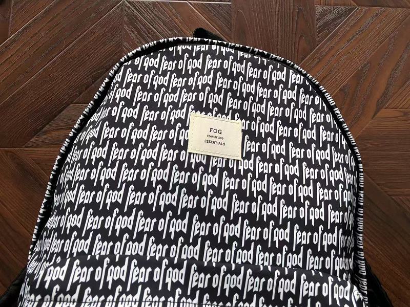 Essentials-fog Bag 12