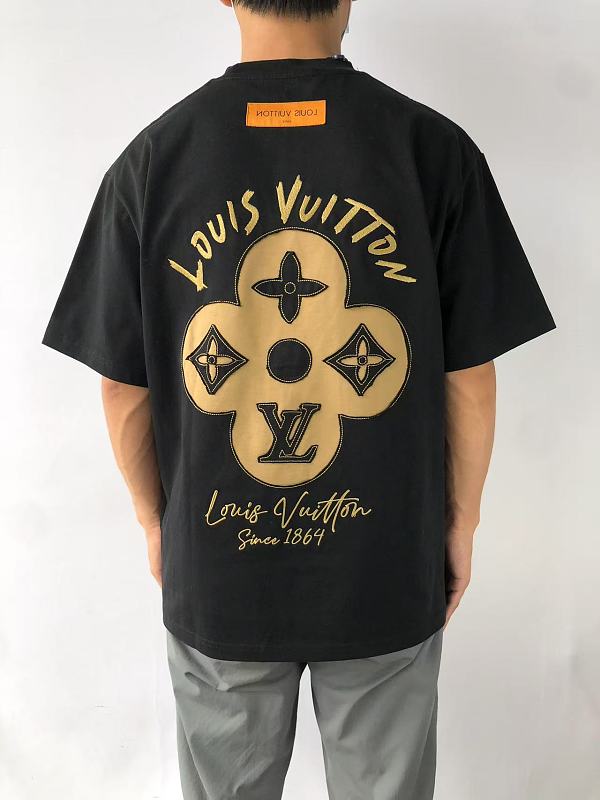 L⭐ T-shirt · 3