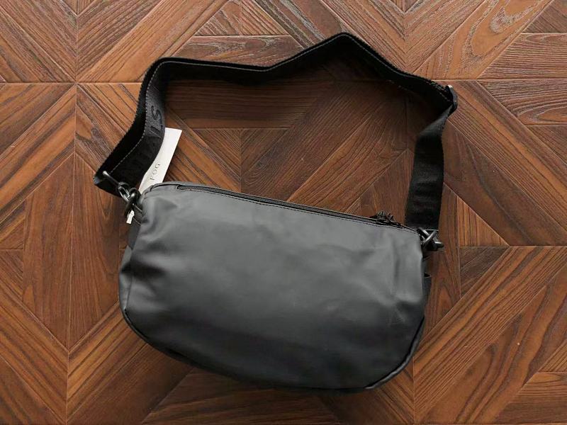 Essentials Bag 10