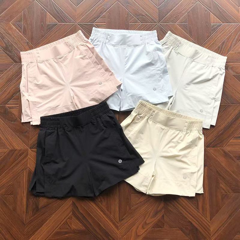 L⭐ ⭐ Ul⭐ M⭐ N Shorts · 3