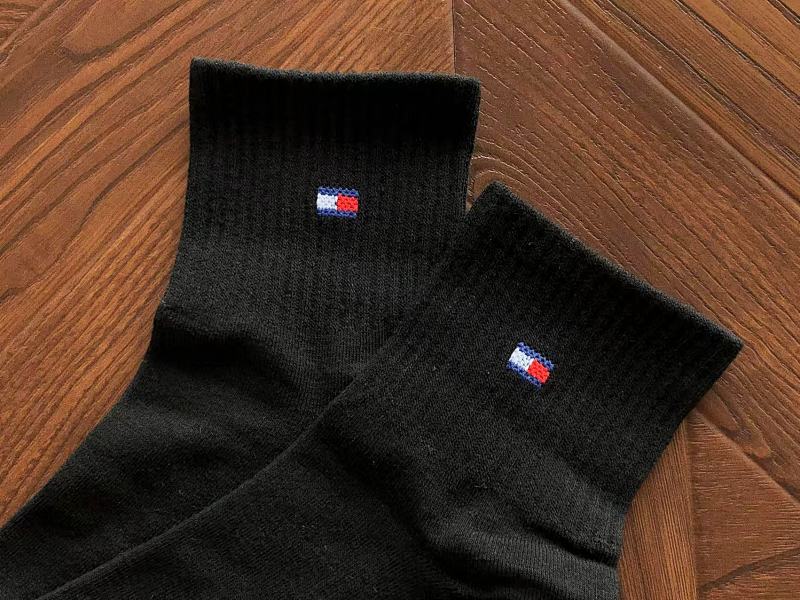 T ⭐⭐ ⭐ H⭐⭐ ⭐r Socks 6