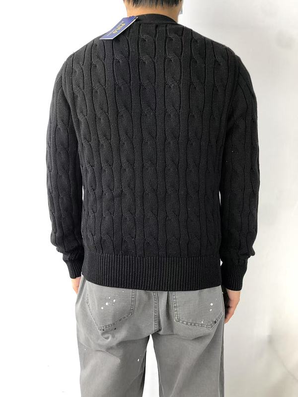 R⭐l⭐ Sweater · 4