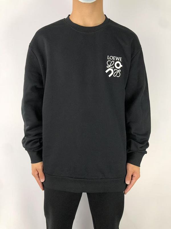 L⭐e⭐ ⭐ Sweater · 2