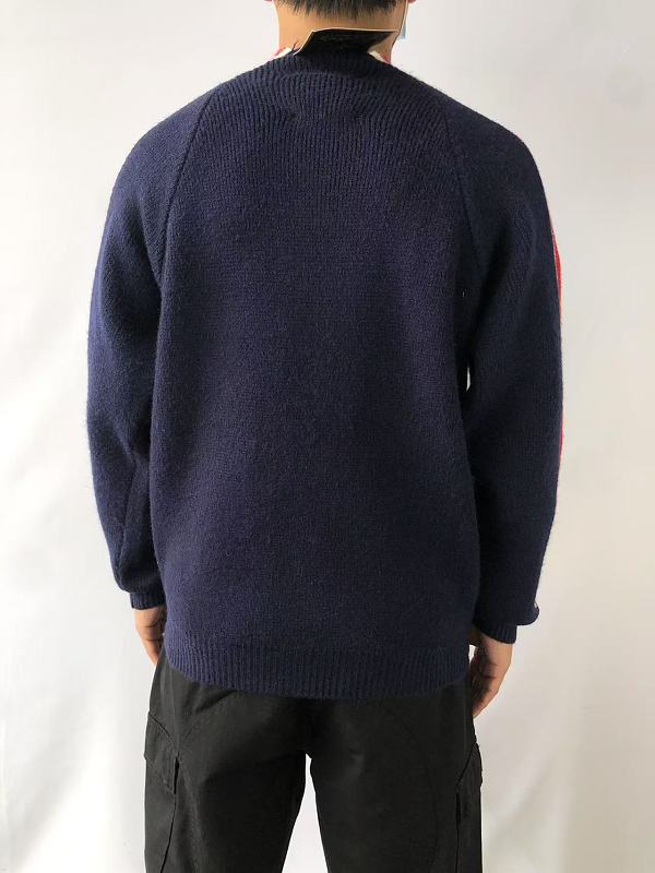 C⭐rt⭐⭐z Sweater · 4