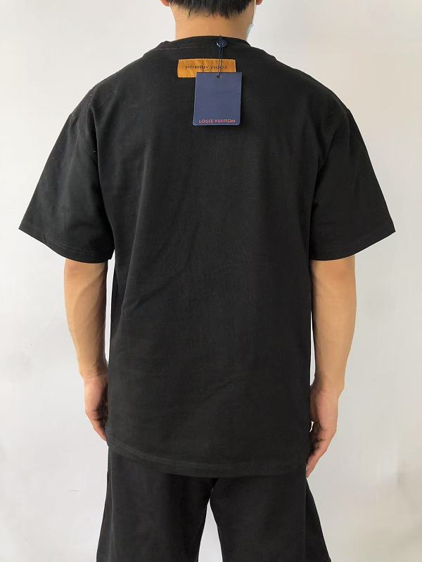 L⭐ T-shirt · 3