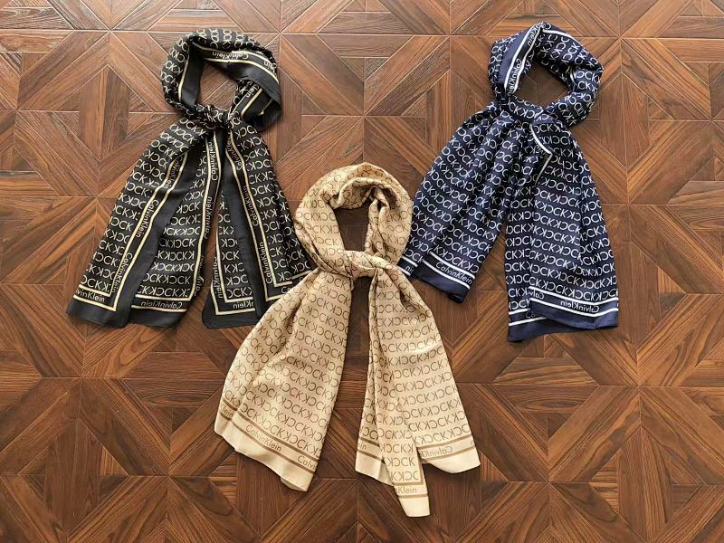 C⭐l⭐in K⭐e⭐n Scarf 3