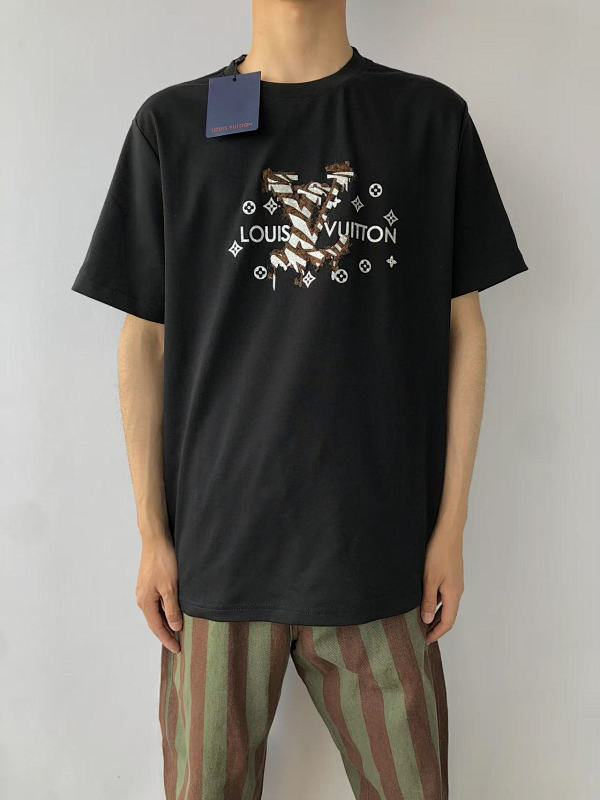 L⭐ T-shirt · 2