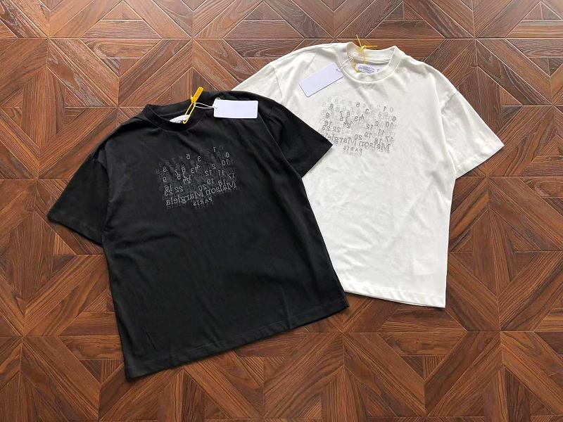 M⭐ Is⭐ N M⭐ R⭐ Ie⭐ A T-shirt · 6