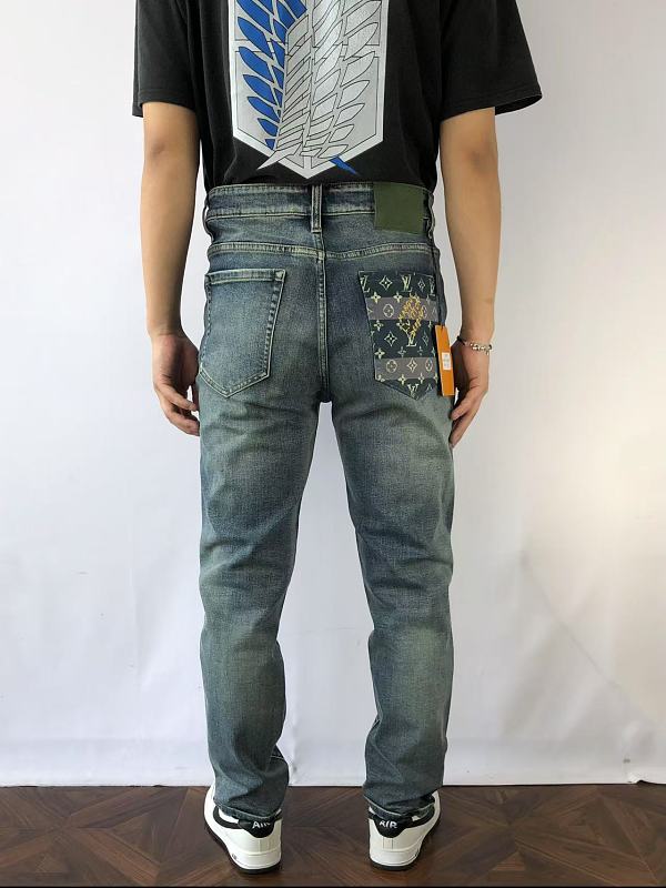 L⭐ Trousers · 3