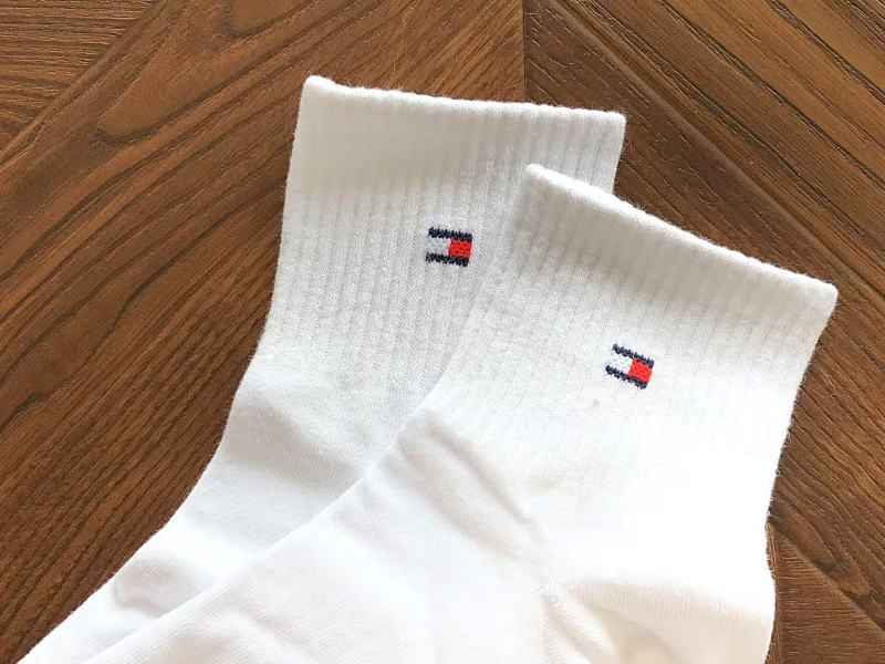 T ⭐⭐ ⭐ H⭐⭐ ⭐r Socks 9