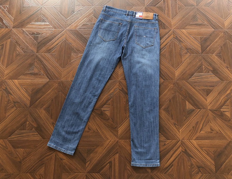 T ⭐⭐ ⭐ H⭐⭐ ⭐r Trousers · 6