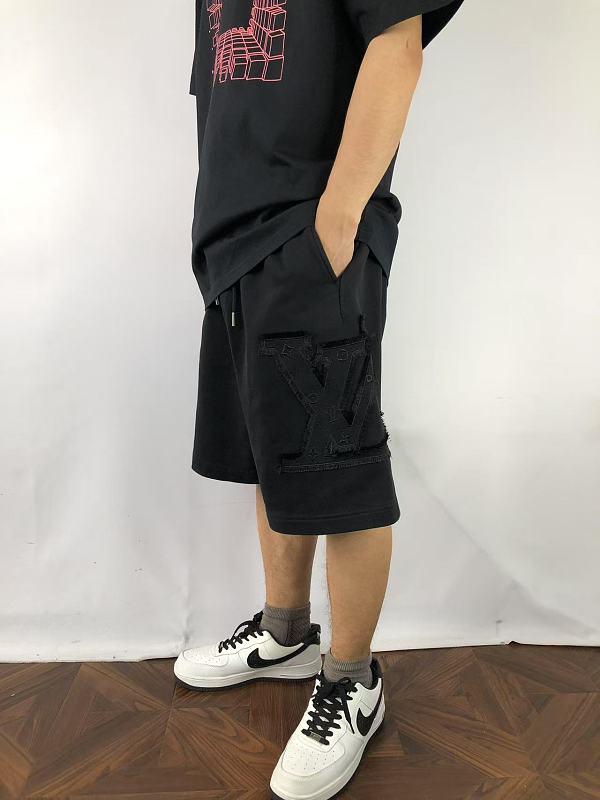 L⭐ Shorts · 2