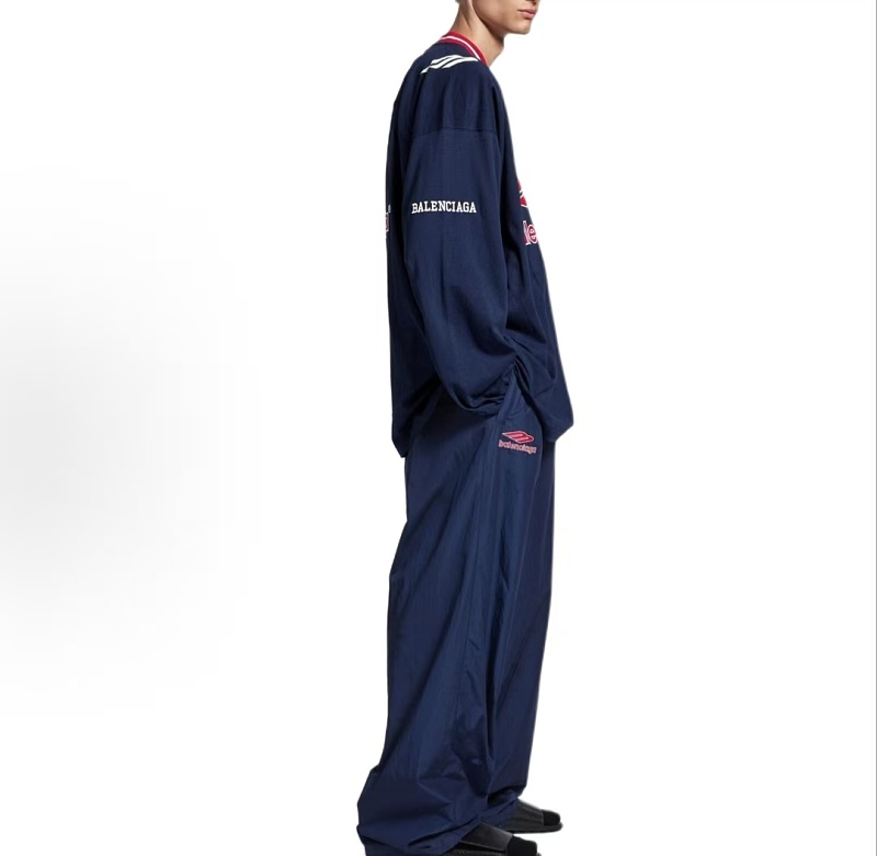 B⭐l⭐⭐⭐ia⭐a Long-sleeve · 4