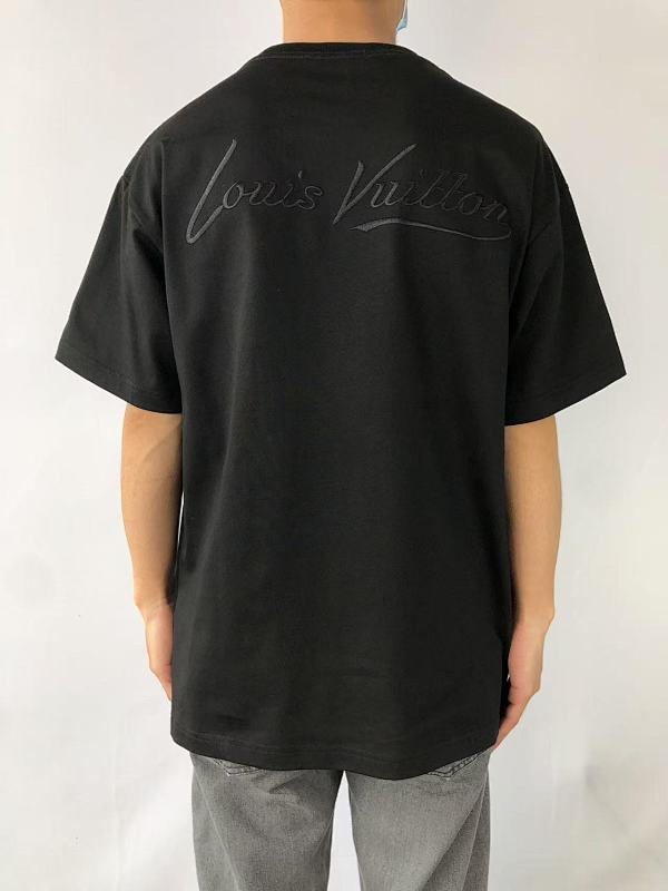 L⭐ T-shirt · 3