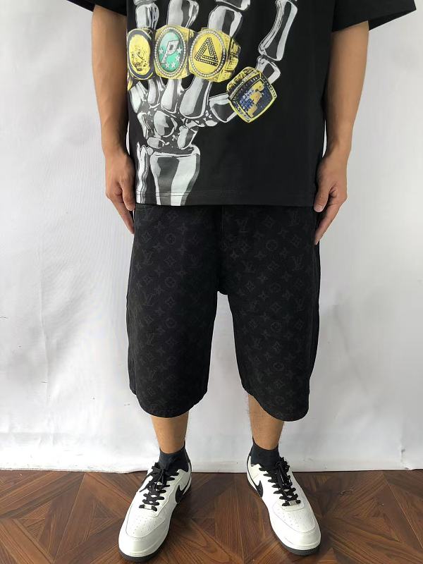 L⭐ Shorts · 2
