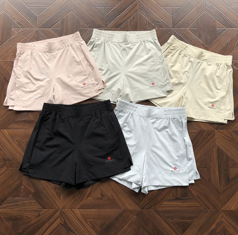L⭐ ⭐ Ul⭐ M⭐ N Shorts · 3