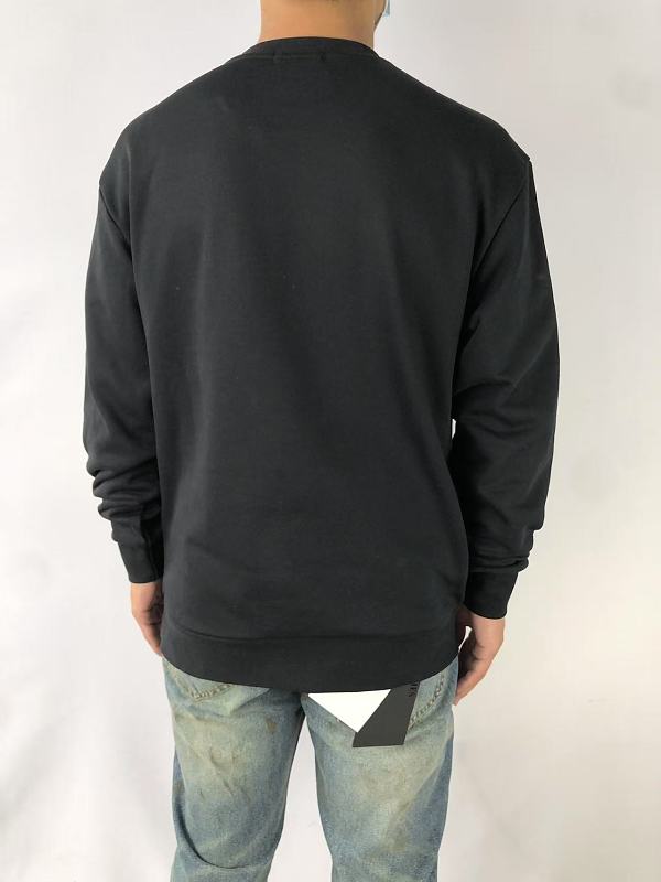R⭐l⭐ Sweater · 3