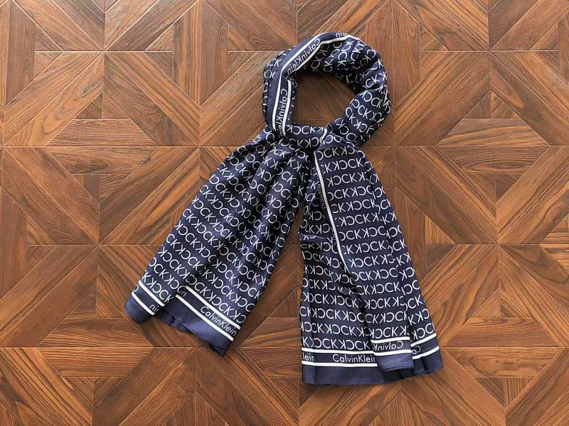C⭐l⭐in K⭐e⭐n Scarf 5